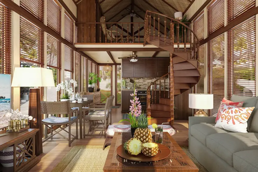 Винтовая лестница в гостиной в бунгало